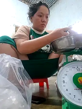 Snapshot of Birlin_mai chatting on November 7, 8:36 am Birlin mai online show from November 7, 8:36 am