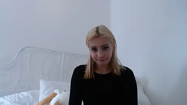 bellefleurrr online show from December 22, 1:19 pm