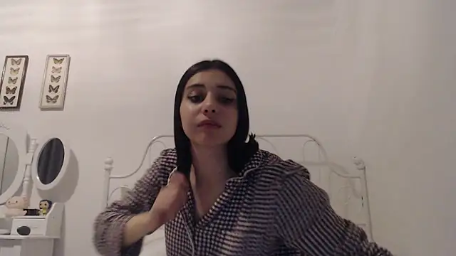 bellefleurrr online show from April 6, 11:16 pm