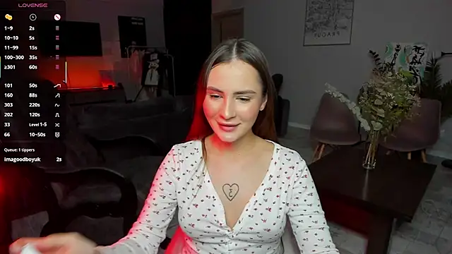 Snapshot of Cleojuice chatting on November 4, 1:32 pm Cleojuice online show from November 4, 1:32 pm