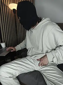 Snapshot of findomhot chatting on December 13, 10:04 pm findomhot online show from December 13, 10:04 pm