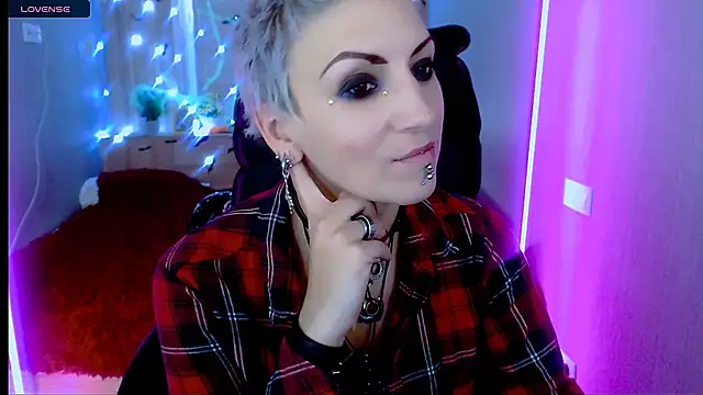 Snapshot of Sweet-n-Strong chatting on October 30, 12:39 pm Sweet-n-Strong online show from October 30, 12:39 pm