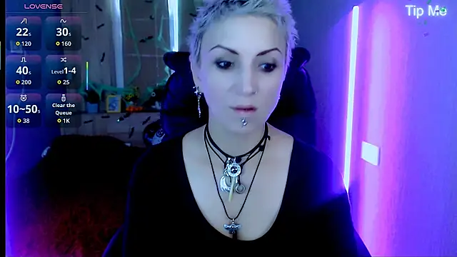 Snapshot of Sweet-n-Strong chatting on November 1, 8:05 am Sweet-n-Strong online show from November 1, 8:05 am