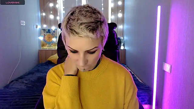 Snapshot of Sweet-n-Strong chatting on November 25, 6:57 am Sweet-n-Strong online show from November 25, 6:57 am