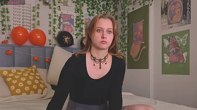 Snapshot of Charil_Wilson chatting on October 31, 4:24 am Charil Wilson online show from October 31, 4:24 am