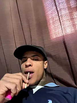 Snapshot of Guilps chatting on October 24, 1:40 pm Guilps online show from October 24, 1:40 pm