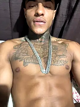 Snapshot of Guilps chatting on November 3, 5:20 am Guilps online show from November 3, 5:20 am