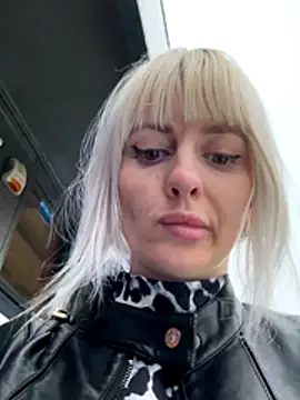 blondegirlx online show from December 21, 10:44 am