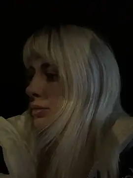 blondegirlx online show from January 18, 6:23 pm