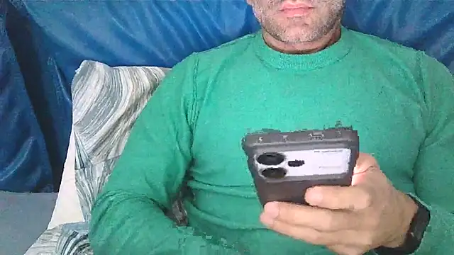 Snapshot of Evasionee chatting on October 27, 8:57 pm Evasionee online show from October 27, 8:57 pm