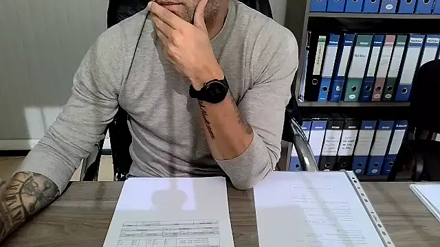 Snapshot of Evasionee chatting on October 28, 10:41 am Evasionee online show from October 28, 10:41 am