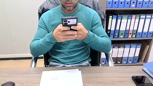 Snapshot of Evasionee chatting on October 30, 7:54 am Evasionee online show from October 30, 7:54 am