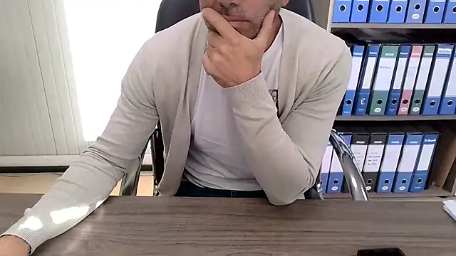 Snapshot of Evasionee chatting on November 3, 7:20 am Evasionee online show from November 3, 7:20 am