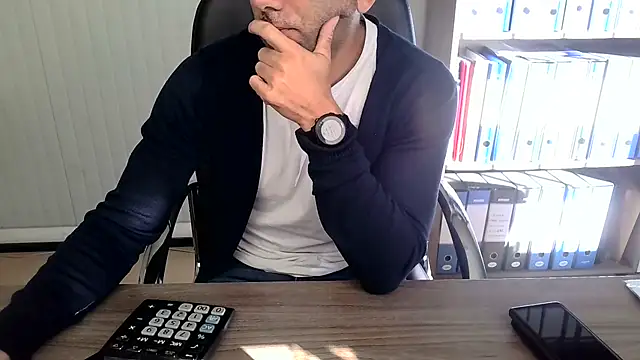 Snapshot of Evasionee chatting on November 5, 8:03 am Evasionee online show from November 5, 8:03 am