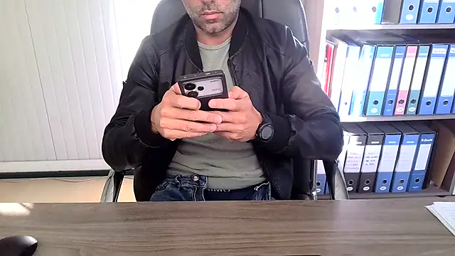 Snapshot of Evasionee chatting on November 7, 7:30 am Evasionee online show from November 7, 7:30 am