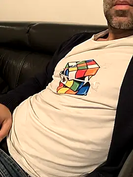 Snapshot of Evasionee chatting on November 8, 10:59 am Evasionee online show from November 8, 10:59 am