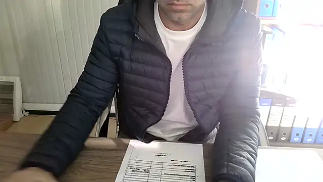 Snapshot of Evasionee chatting on November 19, 8:14 am Evasionee online show from November 19, 8:14 am