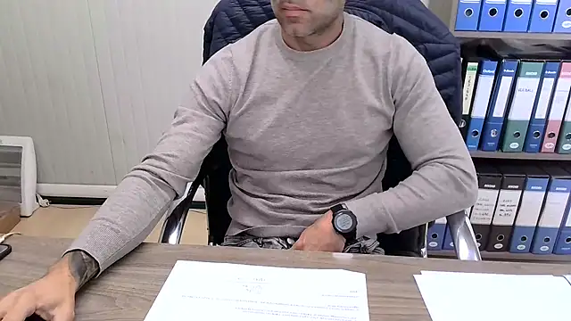 Snapshot of Evasionee chatting on November 20, 9:09 am Evasionee online show from November 20, 9:09 am