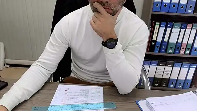 Snapshot of Evasionee chatting on November 24, 9:20 am Evasionee online show from November 24, 9:20 am