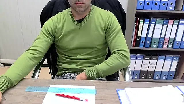 Snapshot of Evasionee chatting on November 25, 8:25 am Evasionee online show from November 25, 8:25 am