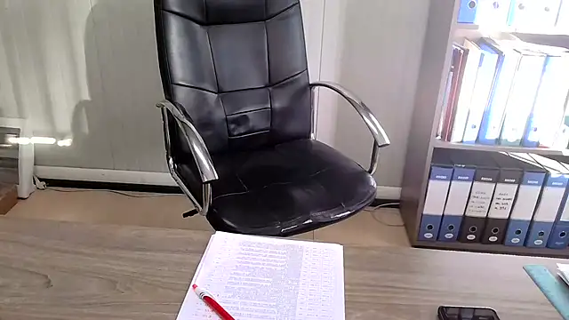 Snapshot of Evasionee chatting on November 27, 8:05 am Evasionee online show from November 27, 8:05 am