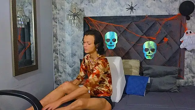 Snapshot of Indi_rave chatting on October 31, 12:50 pm Indi rave online show from October 31, 12:50 pm