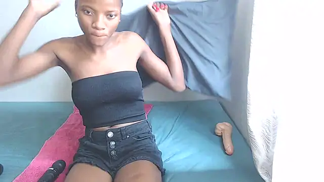 Snapshot of EbonyTinyX chatting on November 27, 12:18 pm EbonyTinyX online show from November 27, 12:18 pm