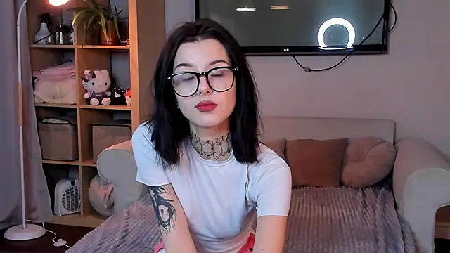 Snapshot of DonnaHicks chatting on October 29, 2:41 pm DonnaHicks online show from October 29, 2:41 pm