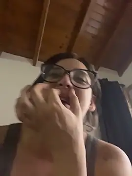 gigi333regi online show from March 27, 10:48 am