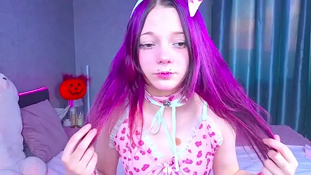 KittieHeart online show from November 6, 1:56 pm