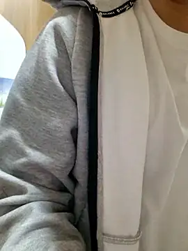 yuta 00 online show from April 5, 4:37 pm