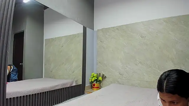 Snapshot of Sarahh-19 chatting on November 7, 11:54 am Sarahh-19 online show from November 7, 11:54 am