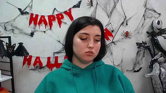 Snapshot of ScarletCargo chatting on November 5, 11:10 am ScarletCargo online show from November 5, 11:10 am