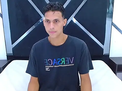 Snapshot of wiltom_ chatting on October 28, 12:09 pm wiltom online show from October 28, 12:09 pm