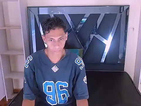 Snapshot of wiltom_ chatting on October 31, 12:17 pm wiltom online show from October 31, 12:17 pm