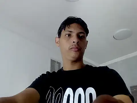 Snapshot of wiltom_ chatting on November 14, 3:05 am wiltom online show from November 14, 3:05 am