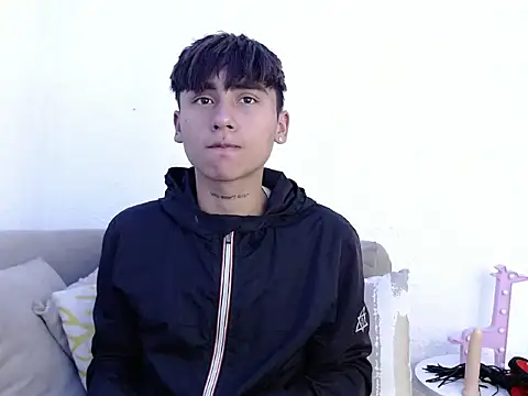 LianRoss online show from November 19, 7:25 pm