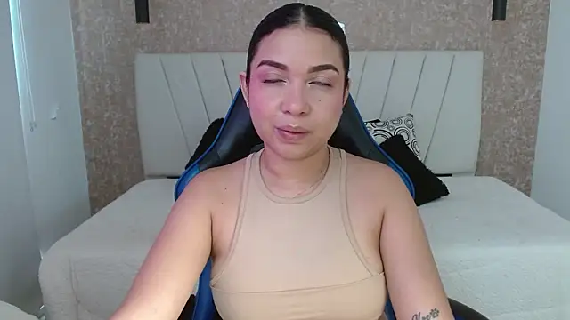 AliceSmity  online show from April 1, 1:41 pm