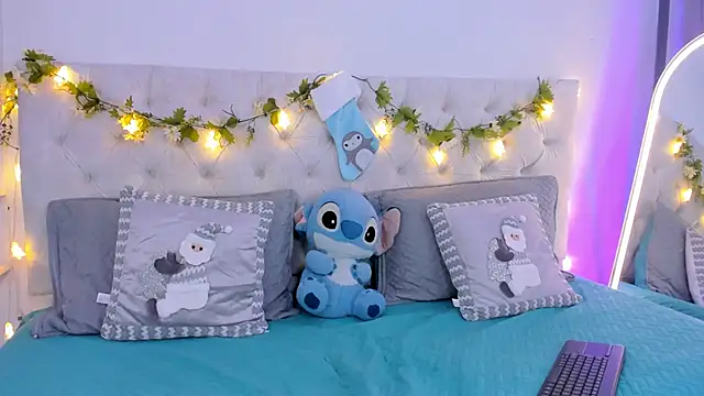 BLAIR QUEEN online show from December 20, 9:00 pm