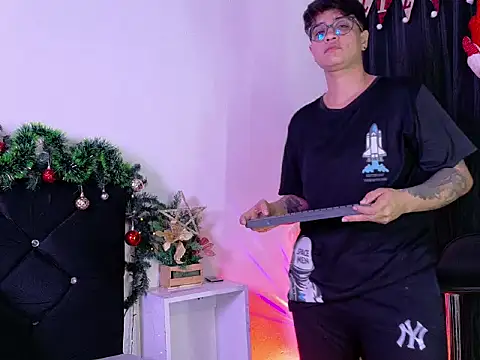 zarek boston online show from December 4, 4:33 am