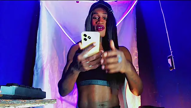 Kloe cardashan online show from November 21, 5:28 am