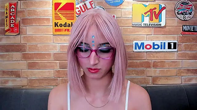 Snapshot of foxy_sharlotte chatting on November 13, 6:07 pm foxy sharlotte online show from November 13, 6:07 pm