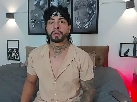 Snapshot of christopher_palmerjs chatting on December 22, 8:50 pm christopher palmerjs online show from December 22, 8:50 pm