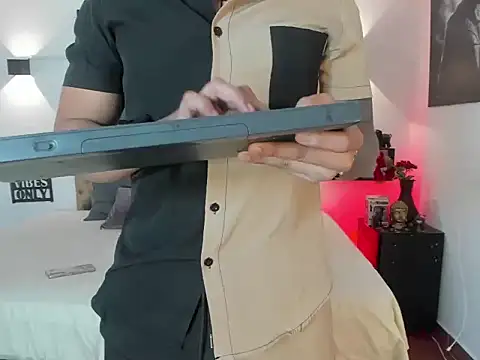 Snapshot of christopher_palmerjs chatting on January 13, 8:36 pm christopher palmerjs online show from January 13, 8:36 pm