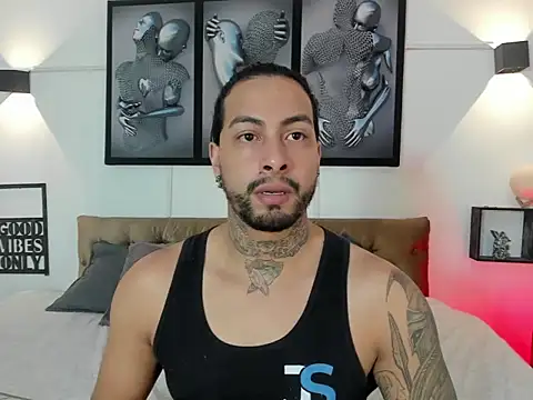 Snapshot of christopher_palmerjs chatting on January 17, 12:26 am christopher palmerjs online show from January 17, 12:26 am