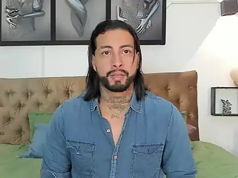 Snapshot of christopher_palmerjs chatting on February 24, 4:43 am christopher palmerjs online show from February 24, 4:43 am