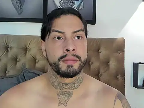 Snapshot of christopher_palmerjs chatting on April 8, 1:38 am christopher palmerjs online show from April 8, 1:38 am