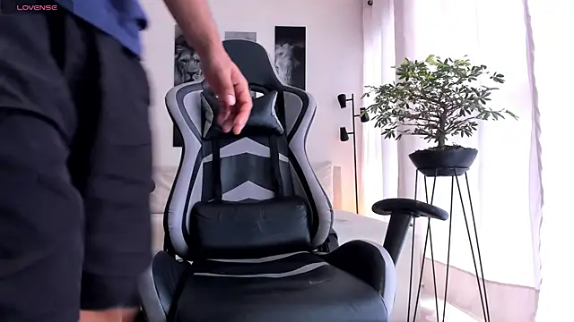 IamKael  online show from January 16, 4:33 pm