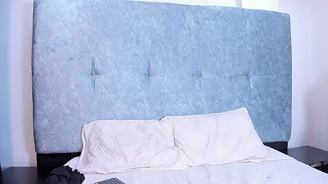 Snapshot of Catalina_Bonnet chatting on October 29, 3:42 am Catalina Bonnet online show from October 29, 3:42 am