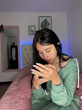 BIJOU SECRET online show from April 18, 4:05 am